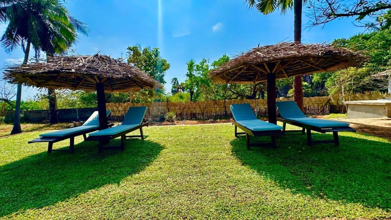 108 Palms Beach Resort Тринкомали Экстерьер фото